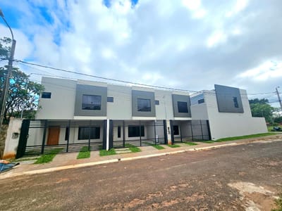 Duplex De 3 Habitaciones En Alto Pinar, Luque 