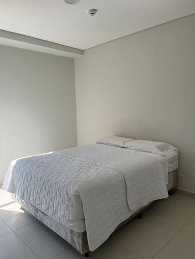 Alquiler - Departamento Amoblado En Home Ycuá Satí