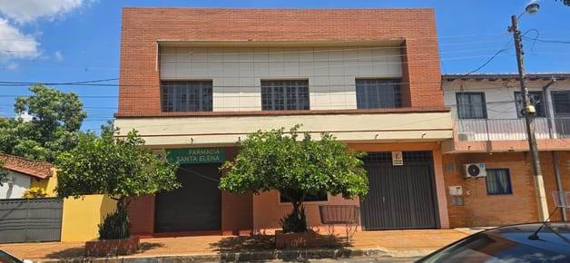 Venta De Amplia Casa En Luque  ¡4 Barrio!