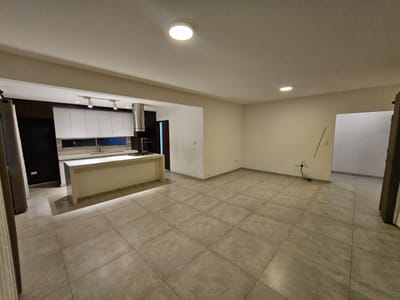 EN ALQUILER | ACOGEDORA CASA EN EL URUBO