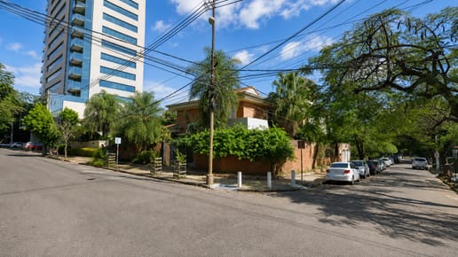 Alquilo residencia para oficinas en Villa Morra