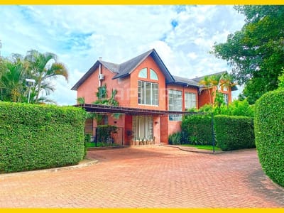 HERMOSA CASA EN ALQUILER ,EN  CONDOMINIO
