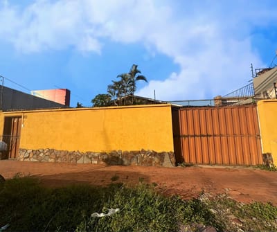 CASA A PRECIO DE TERRENOS SOBRE 5TO ANILLO AV.BENI 