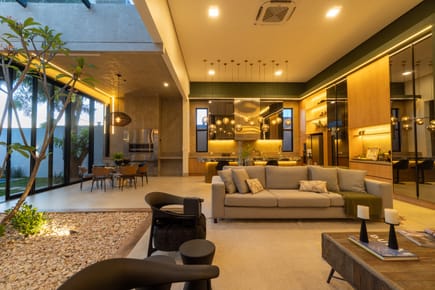 CASA EN ALQUILER CON PISCINA Y QUINCHO EN CONDOMINIO – ZONA AEROPUERTO