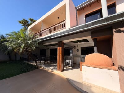 Vendo lujosa casa en Zona Av. Primer Presidente!