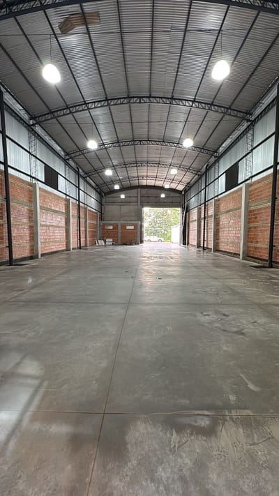TINGLADO EN ALQUILER – MARIANO ROQUE ALONSO, ZONA PUENTE REMANSO. 420 m² 