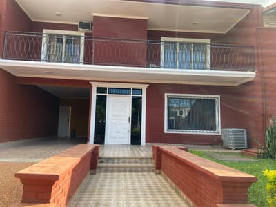 VENDO CASA DE 5 DORMITORIOS | BARRIO NAZARET ASUNCIÓN