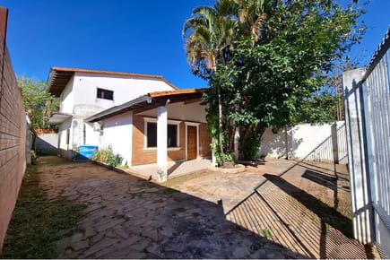 Venta de casa de 6 habitaciones en Luque