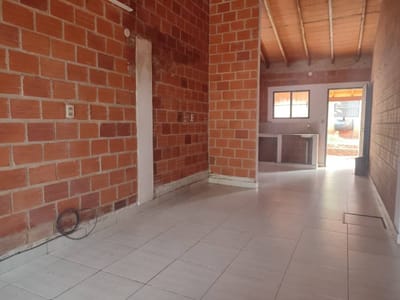SE ALQUILA CASA DE 2 HABITACIONES - ZONA PODER JUDICIAL DE SAN LORENZO