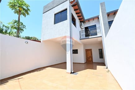 DUPLEX A ESTRENAR EN LAMBARÉ LÍMITE CON ASUNCIÓN