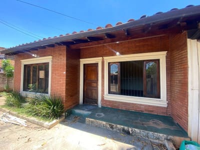 En venta 2 casas en un terreno en Lambaré