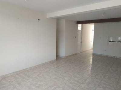 ALQUILE DE OFICINA PIURA CERCA A REAL PLAZA 03 AMBIENTES Y 01 AMBIENTE 02 BAÑOS 