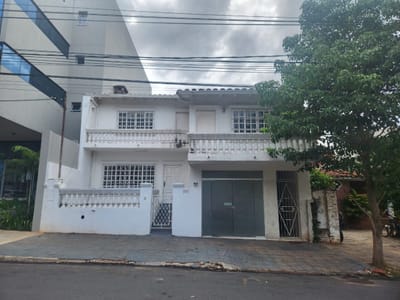 VENDO CASA EN BARRIO SEMINARIO COMERCIAL O FAMILIAR