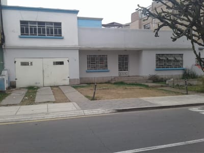 Magnifica inversión, Paseo Parodi, San Isidro casa como terreno 542.88 m2.