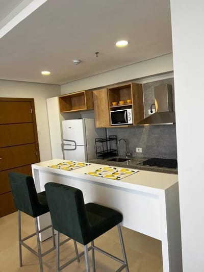 SE ALQUILA DEPARTAMENTO AMOBLADO