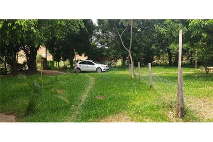 VENDO AMPLIO TERRENO EN TERCER BARRIO DE LUQUE 