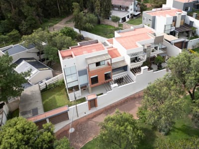 CASA EN VENTA ZONA NORTE - COND. OASIS