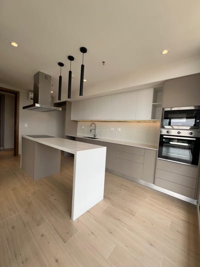 EN VENTA. Amplio Departamento en Asunión