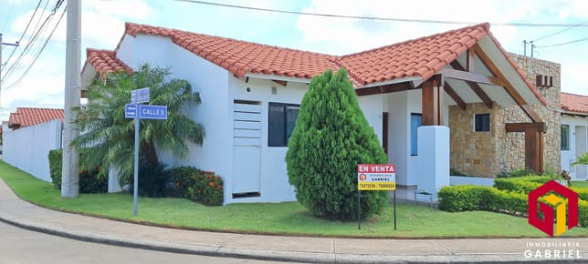Casa en Esquina Frente a las áreas sociales Cond. Fontana Riviera 1