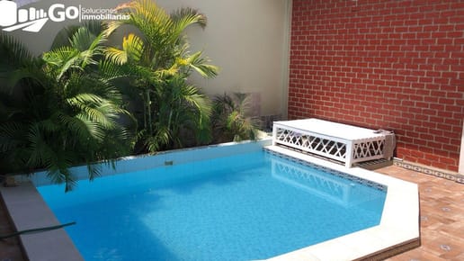 Casa De 5 Habitaciones, Los Geranios. Piura