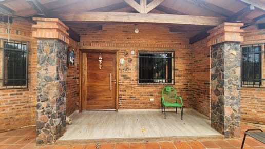 VENDO CASA EN COSTA FLEITAS - AREGUA