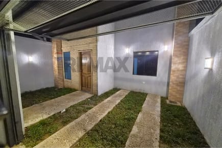 HERMOSO CHALET EN LAURELTY LUQUE A ESTRENAR