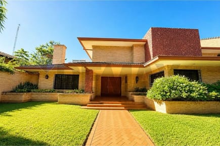 Residencia en Las Lomas – Asunción