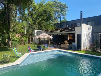 EN VENTA -CASA DE AUTOR DE ESTILO CONTEMPORÁNEO-SAN BERNARDINO , Barrio Jardin