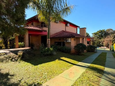 VENDO CASA FUNCIONAL EN PARANÁ COUNTRY CLUB