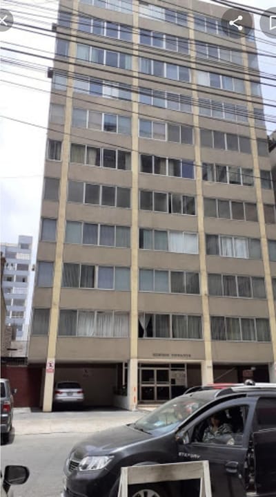 VENDO EXCELENTE OFICINA JR. BERMUDEZ CDRA.150 - 11A URB SANTA BEATRIZ.LIMA