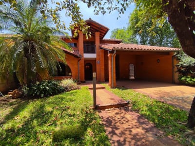VENDO CASA EN FERNANDO DE LA MORA ZONA NORTE