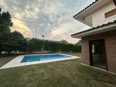 CASA EN ALQUILER EN COLINAS DEL URUBO SECTOR (en esquina)