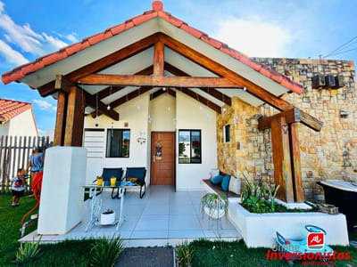 HERMOSA CASA EN VENTA CONDOMINIO   "LA FONTANA RIVIERA II"
