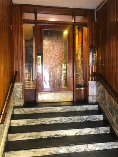 Sobre Av.18 De Julio, Apartamento En Venta, 5° Piso Ascensor