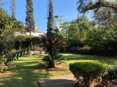 VENDO CASA DE 1.636m2 en el barrio Mariscal!! 