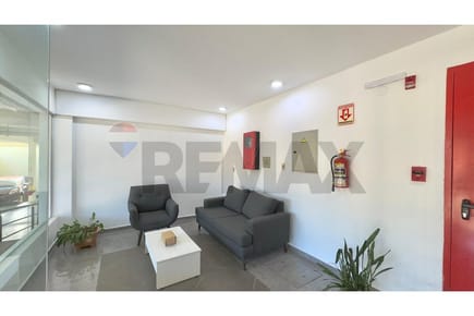 Departamente de 1 hab con cochera en barrio Obrero