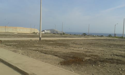 TERRENO FRENTE AL MAR