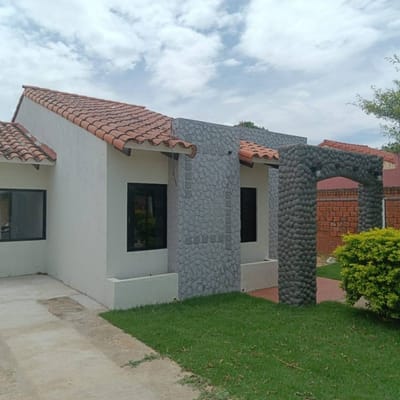 ZONA ESTE CASA EN VENTA  IMPERDIBLE