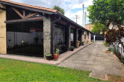 Hogar u Oficina en Fdo. de la Mora ZN