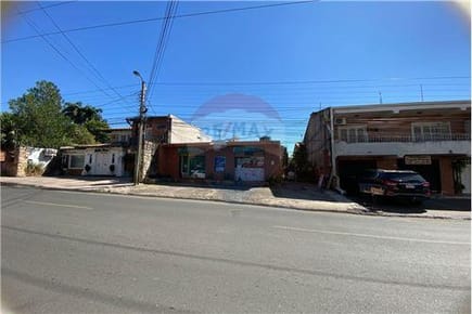 Amplia propiedad de 730 m2 en Ycuá Satí a mts de Santa Teresa