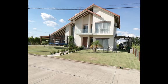 CASA EN VENTA ZONA URUBO