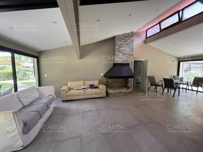 Casa de Cuatro Dormitorios - San Rafael