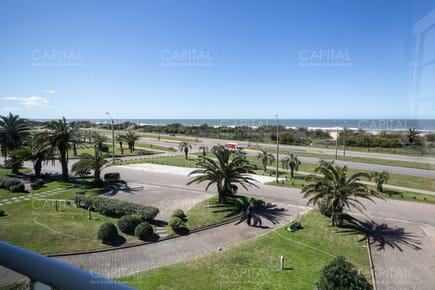 Alquiler en Punta del Este Apartamento Tres Dormitorios