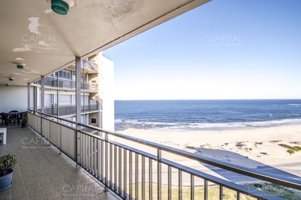 Excelente apartamento en Primera línea al mar Punta del Este