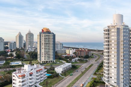 Apartamento de Dos Dormitorios con Vista al Mar