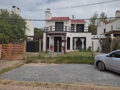 Casa a tres cuadras del centro de La Barra