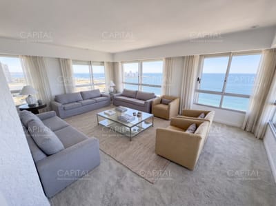 Apartamento en Punta del Este frente a la Brava