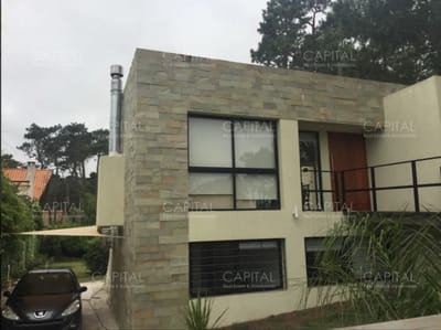Moderna Casa de Tres dormitorios en Pinares