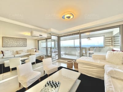Alquiler apartamento tres dormitorios en suite en edificio de categoria playa Brava Punta del Este