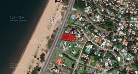 Lote de 3000m2 frente al mar en venta, Punta del Este.